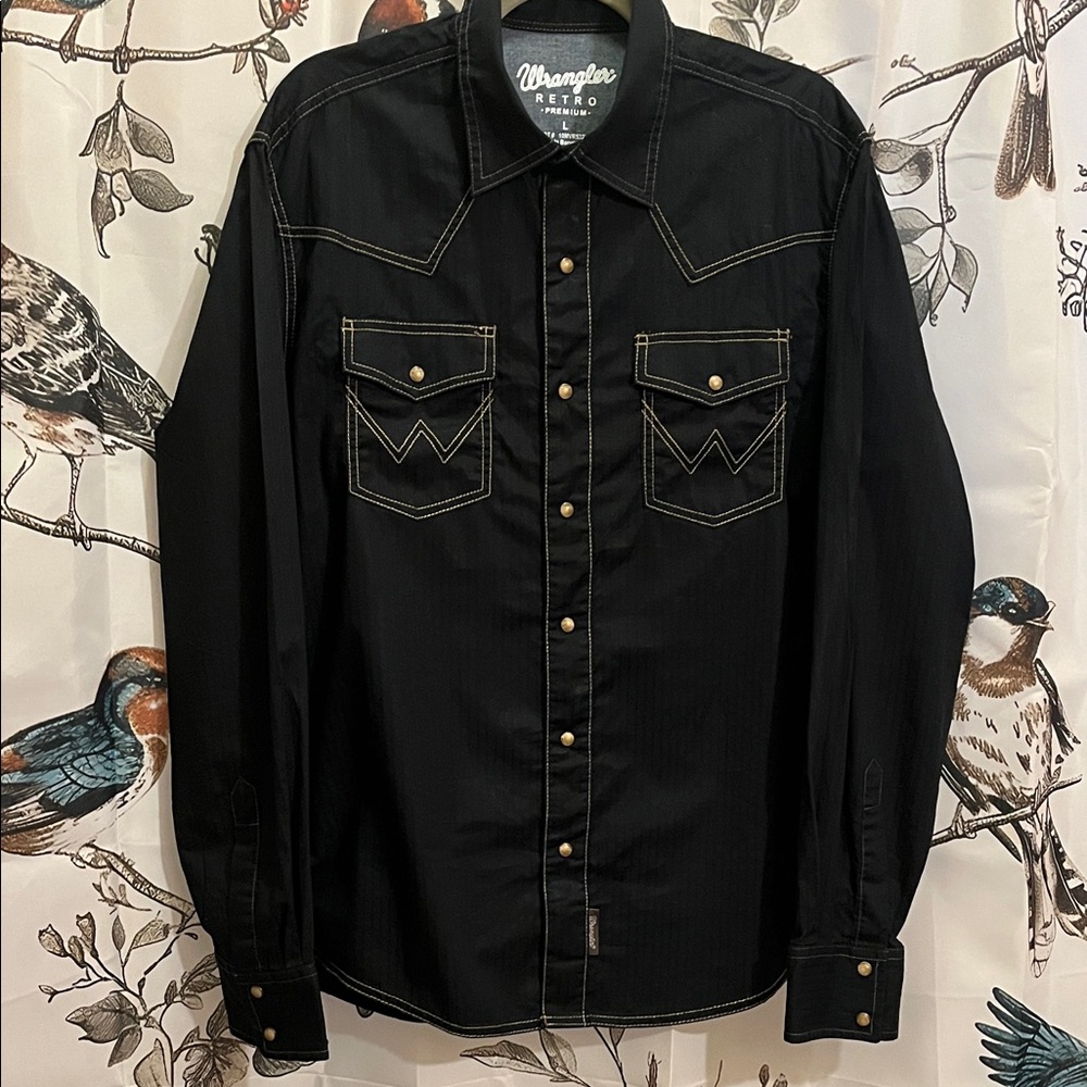 Wrangler Black snap Button Down Shirt
Vintage look